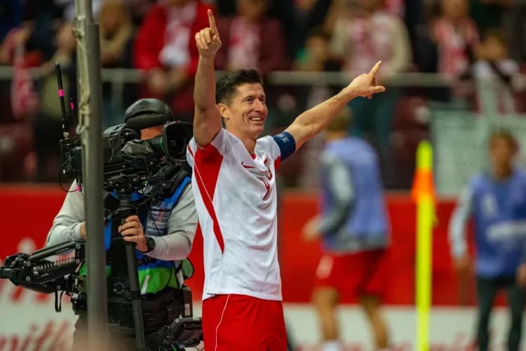 Wiadomo kto przejmie numer 9 po Robercie Lewandowskim!