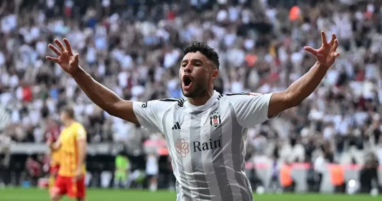Alex Oxlade‑Chamberlain z powrotem na treningu Arsenalu