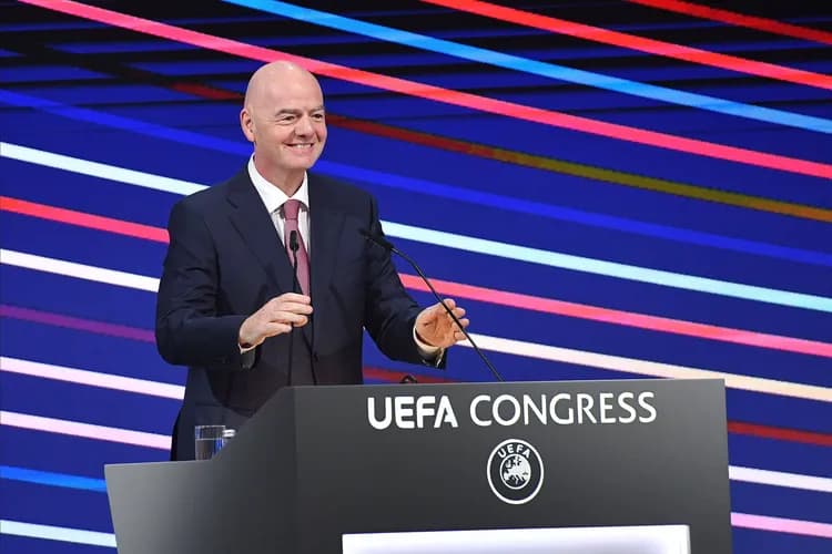 UEFA opłacała kochankę Infantiniego? SKANDAL GONI SKANDAL