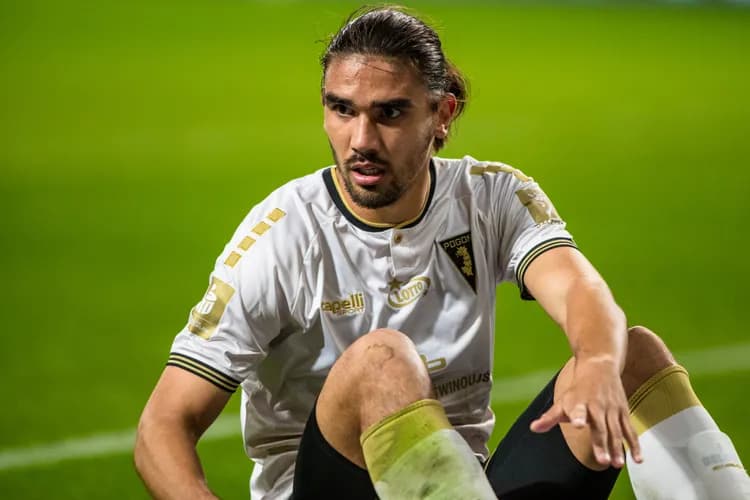 Pogoń Szczecin składa skargę do FIFA! Chodzi o transfer Huji 