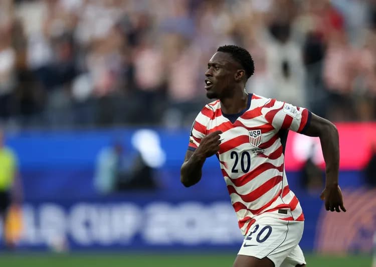 "Przypadkiem" reprezentuje USA i strzela dziś dwa gole z Paragwajem - niesamowita historia Baloguna!