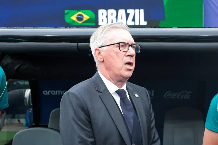 Ancelotti powołuje gwiazdę Barcy mimo kontrowersji z Barceloną.
