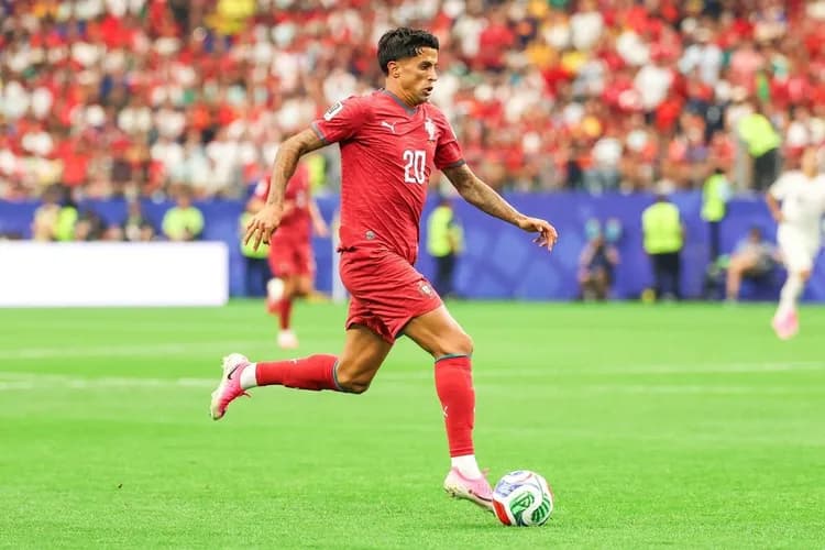 Problemy z rejestracją Cancelo: frustracja przed Camp Nou