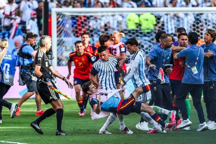 Posypały się SUROWE KARY za aferę z finału mundialu❗️
