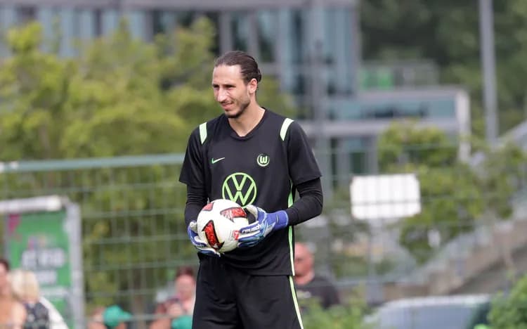 Grabara ODRZUCIŁ OFERTĘ TRANSFERU! Wielki klub dalej bez bramkarza