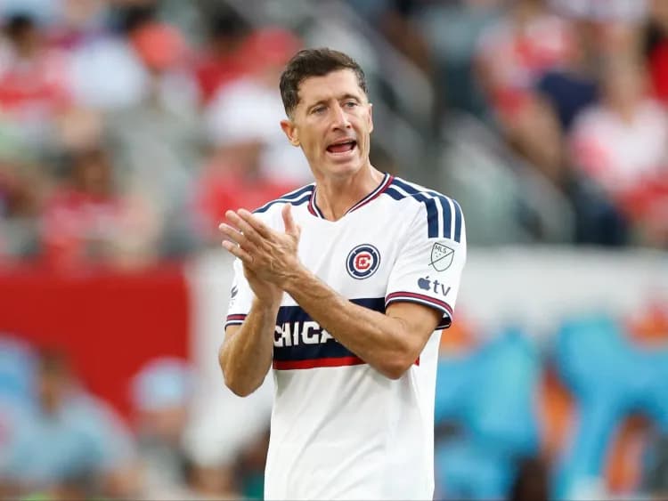 Lewandowski wraca do gry: asysta po chorobie