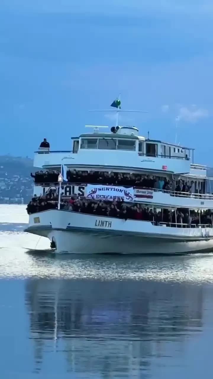 Nietypowy przyjazd kibiców na mecz w Szwajcarii 👀 [VIDEO]