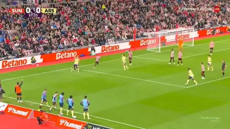 MAJSTERSZTYK nowego piłkarza Arsenalu zza pola karnego ⚽ [VIDEO]