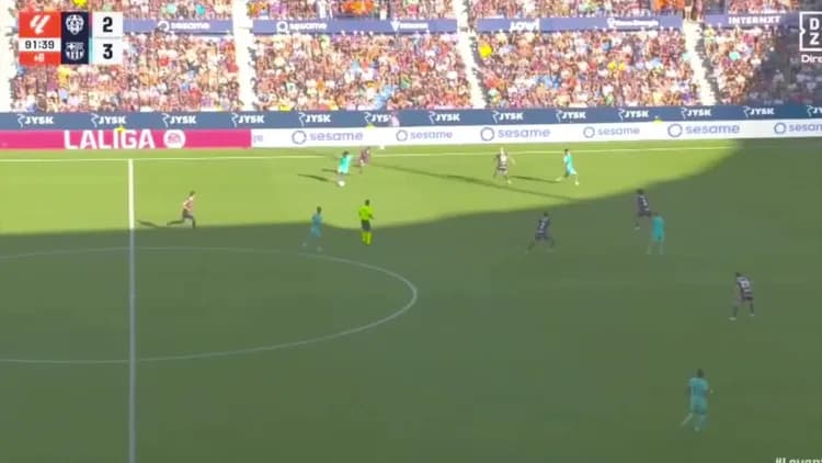 Solowa akcja Adeyemiego i gol! [VIDEO]