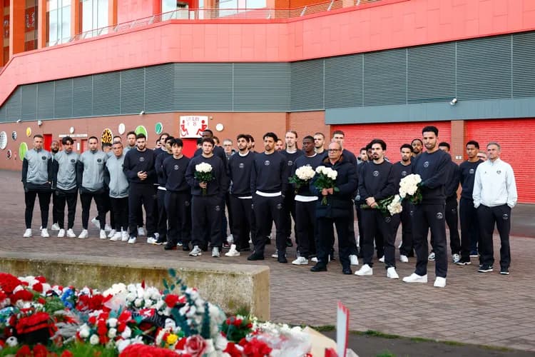 Piłkarze PSG oddali hołd ofiarom tragedii na Hillsborough oraz Diogo Jocie