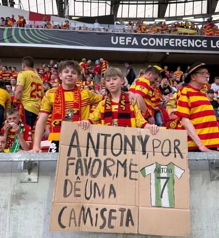 Antony ma kibiców dosłownie wszędzie!