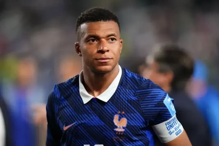 Co kryje się za relacjami Mbappe i Dembele?