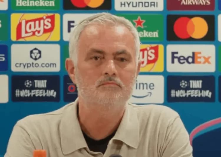 MOURINHO WYŚMIAŁ PYTANIE KUROWSKIEGO!