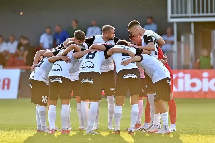 Pogoń Siedlce – Puszcza Niepołomice: typy, kursy, zakłady (15.10.2026)