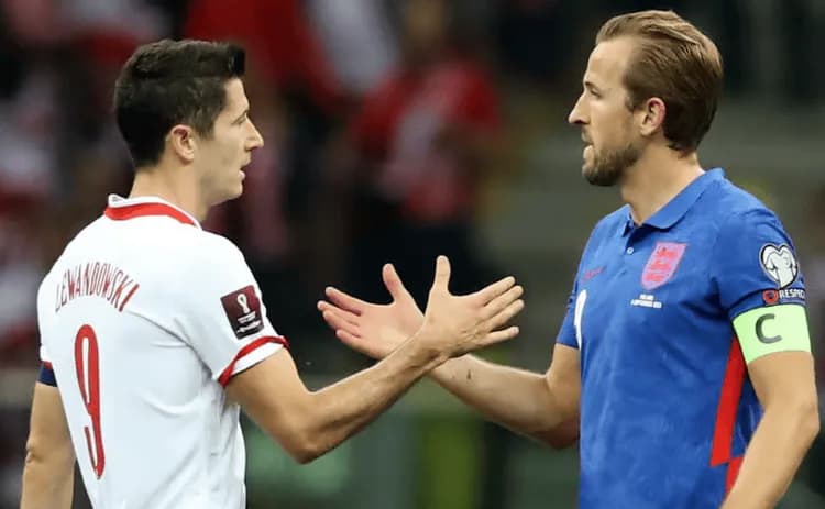 Lewandowski składa gratulacje po zwycięstwie Kane'a