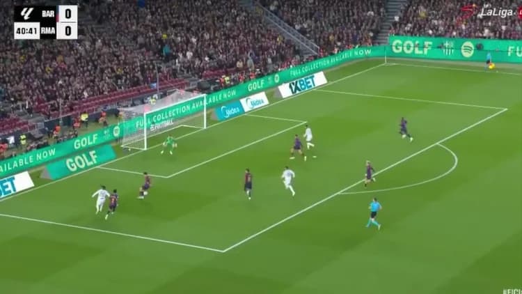 KURIOZALNE TRAFIENIE MBAPPE W EL CLASICO! [VIDEO]