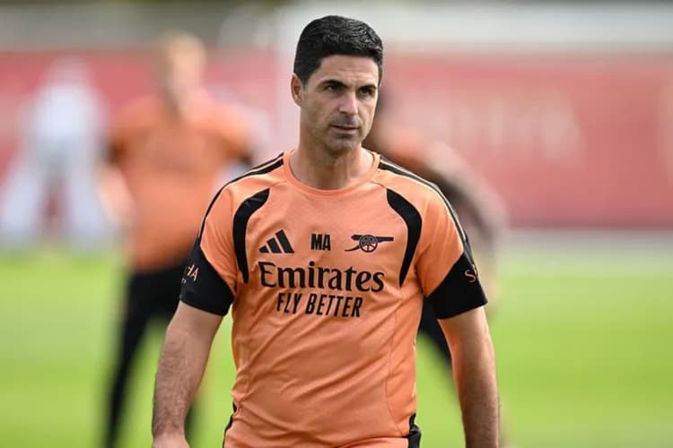 Mikel Arteta pozostaje w Arsenalu na dłużej