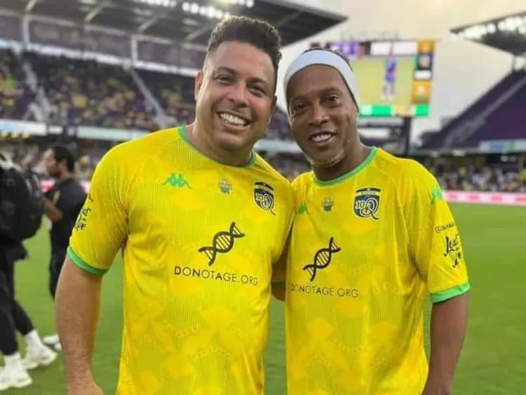 Ronaldinho w centrum kontrowersji – Brazylijska legenda może zagrać w Rosji