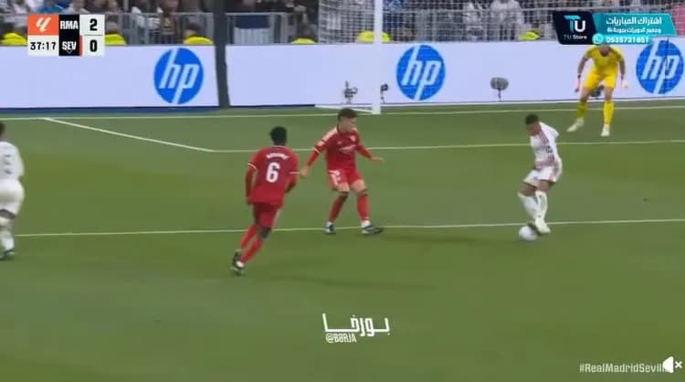 Magiczny drybling MBAPPE i bramka z Sevillą w spowolnieniu [VIDEO]