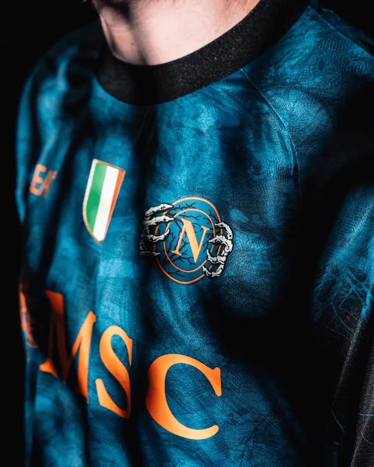 Napoli przygotowało upiorne koszulki na Halloween!