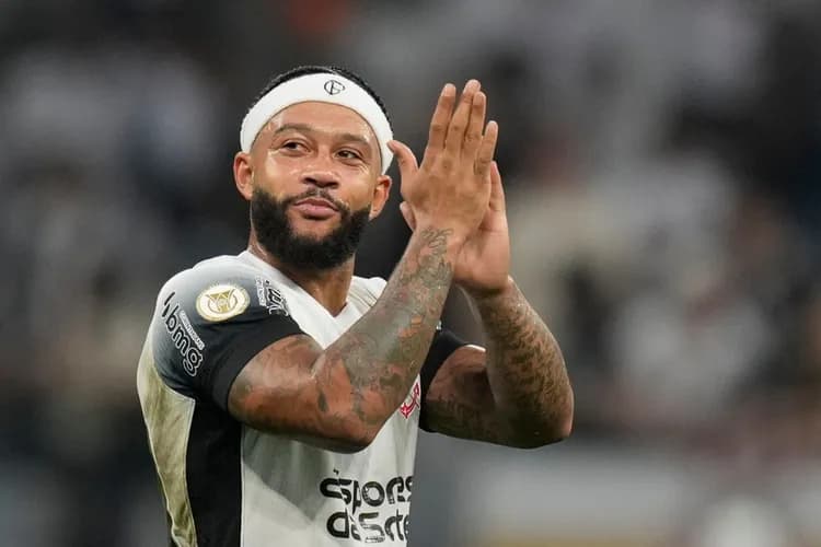 Depay wyrzucony z hotelu przez Corinthians
