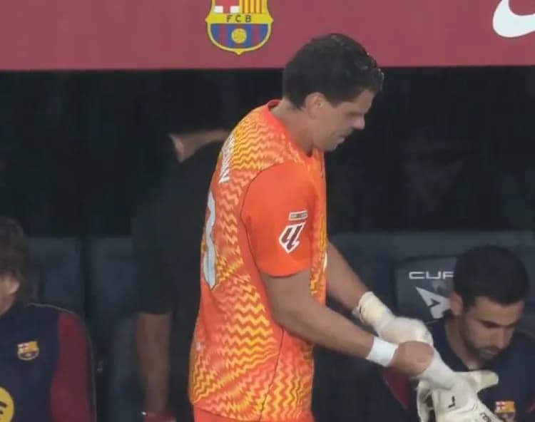 Wojtek Szczęsny w bramce Barcelony! 
