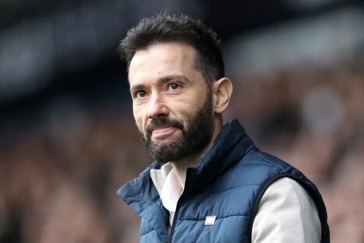 Carlos Corberán na ratunek Valencii?