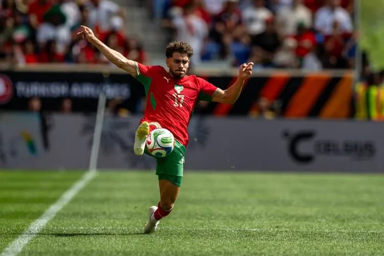 Roma rozważa zakup Abde Ezzalzhoulego za 60 mln euro