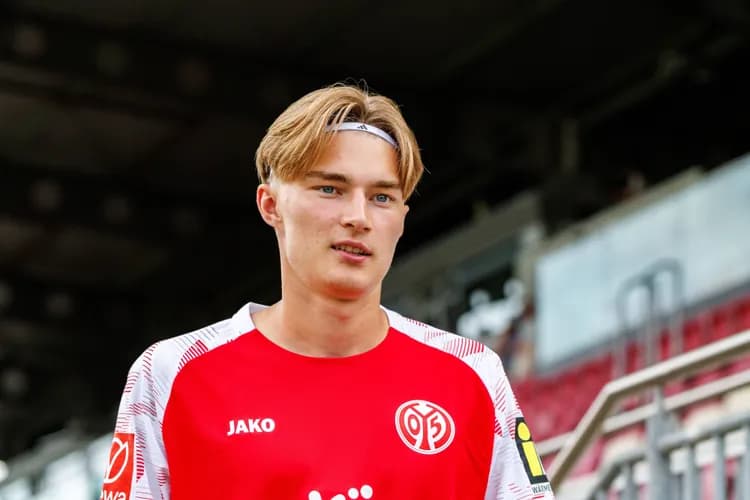 Kacper Potulski gwiazdą meczu Mainz z Schalke