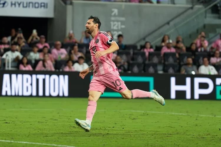 Lionel Messi przejmuje hiszpański klub piłkarski