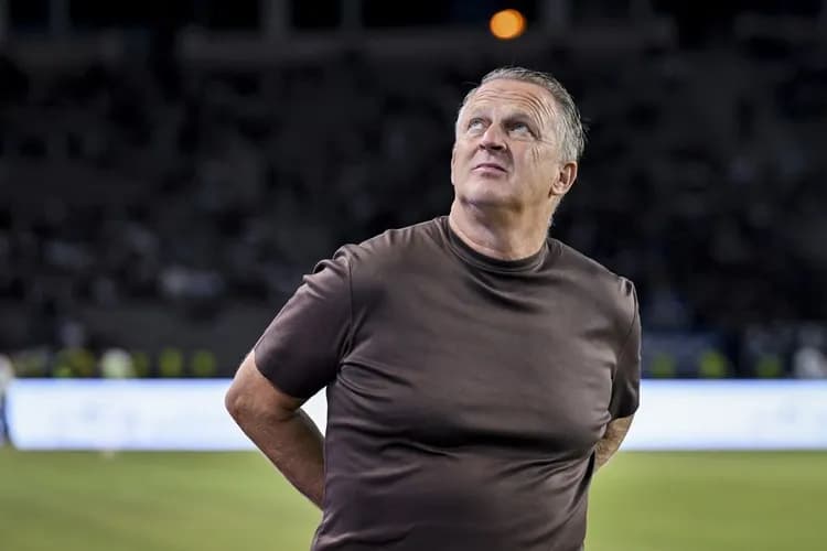Van den Brom odgrywa się Karabachowi