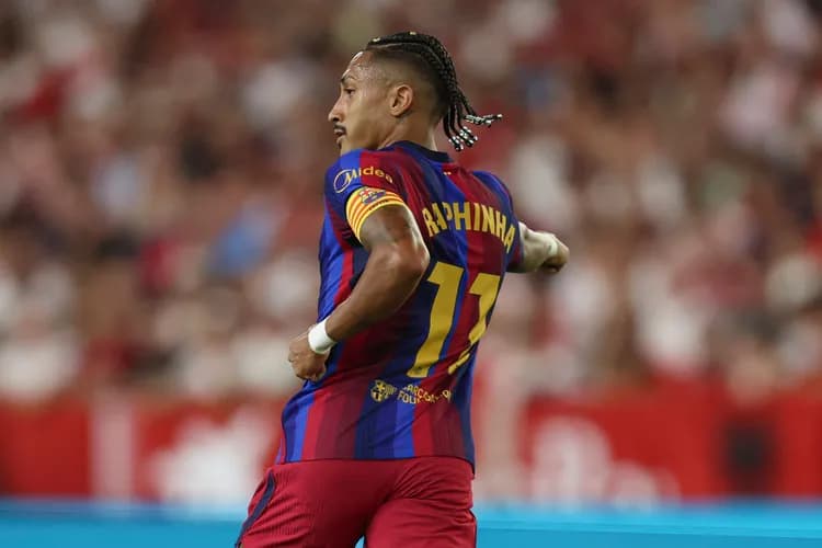Raphinha blisko przedłużenia kontraktu z Barceloną