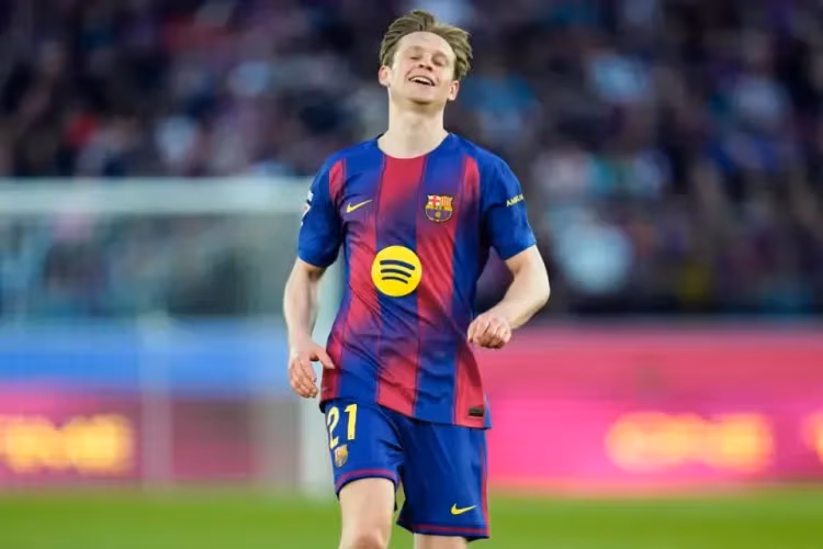 Frenkie de Jong wraca do treningów z Barceloną