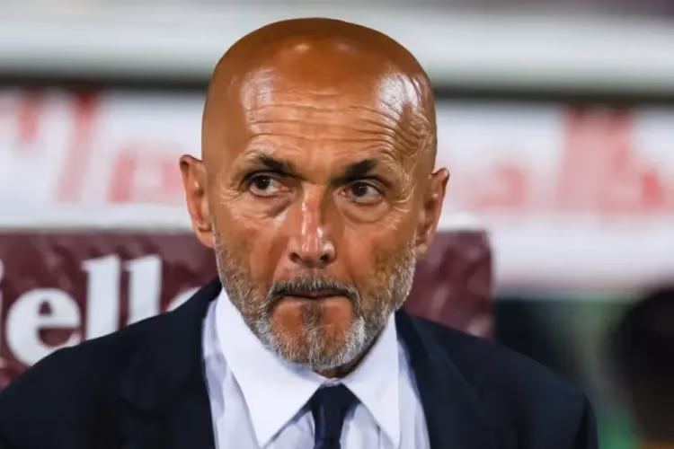 Juventus pozostaje za Spallettim mimo słabych wyników