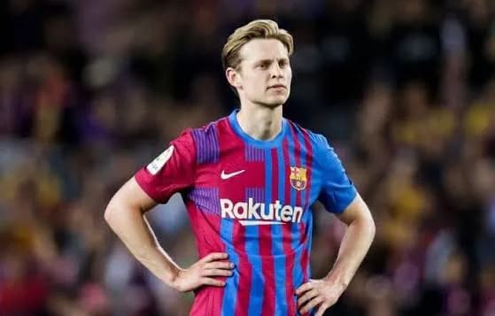 Frenkie de Jong zostaje w Barcelonie! Hansi Flick blokuje transfer
