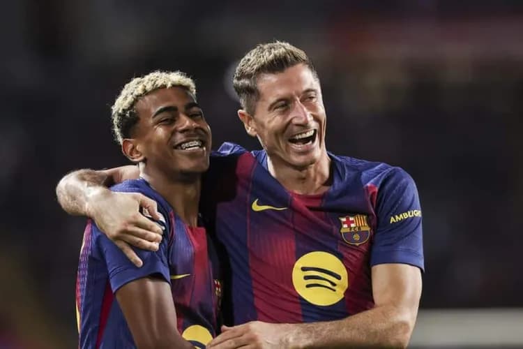 Lamine Yamal unika porównania Lewandowskiego i Raphinhi